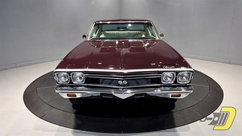 Chevrolet-Chevelle-Coupe-1968-Burgundy-White-129250-16