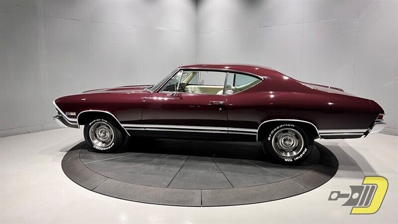 Chevrolet-Chevelle-Coupe-1968-Burgundy-White-129250-2