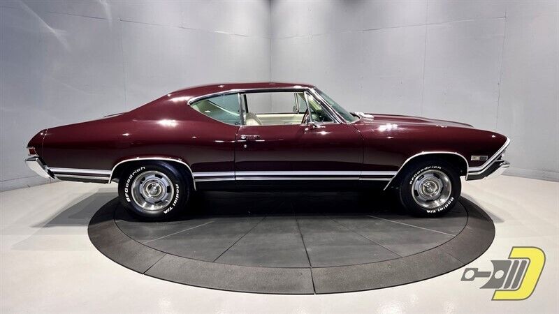 Chevrolet-Chevelle-Coupe-1968-Burgundy-White-129250-33