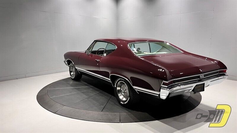 Chevrolet-Chevelle-Coupe-1968-Burgundy-White-129250-4