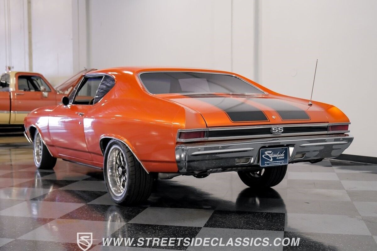 Chevrolet-Chevelle-Coupe-1968-Orange-Black-28345-11