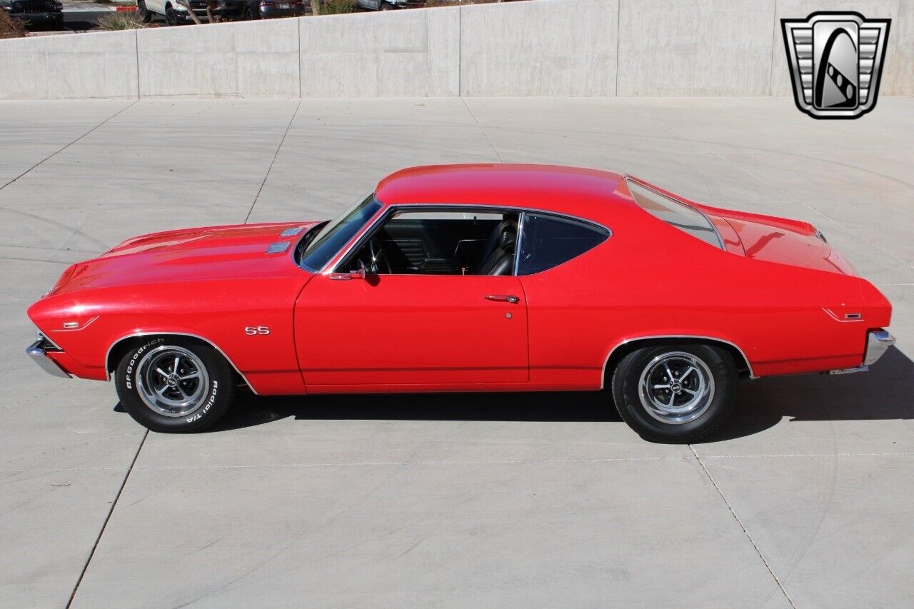 Chevrolet-Chevelle-Coupe-1969-Red-Black-5340-9