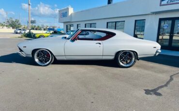 Chevrolet-Chevelle-Coupe-1969-Silver-Red-0-4