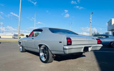 Chevrolet-Chevelle-Coupe-1969-Silver-Red-0-5