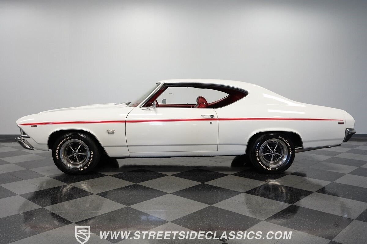 Chevrolet-Chevelle-Coupe-1969-White-Red-38870-2