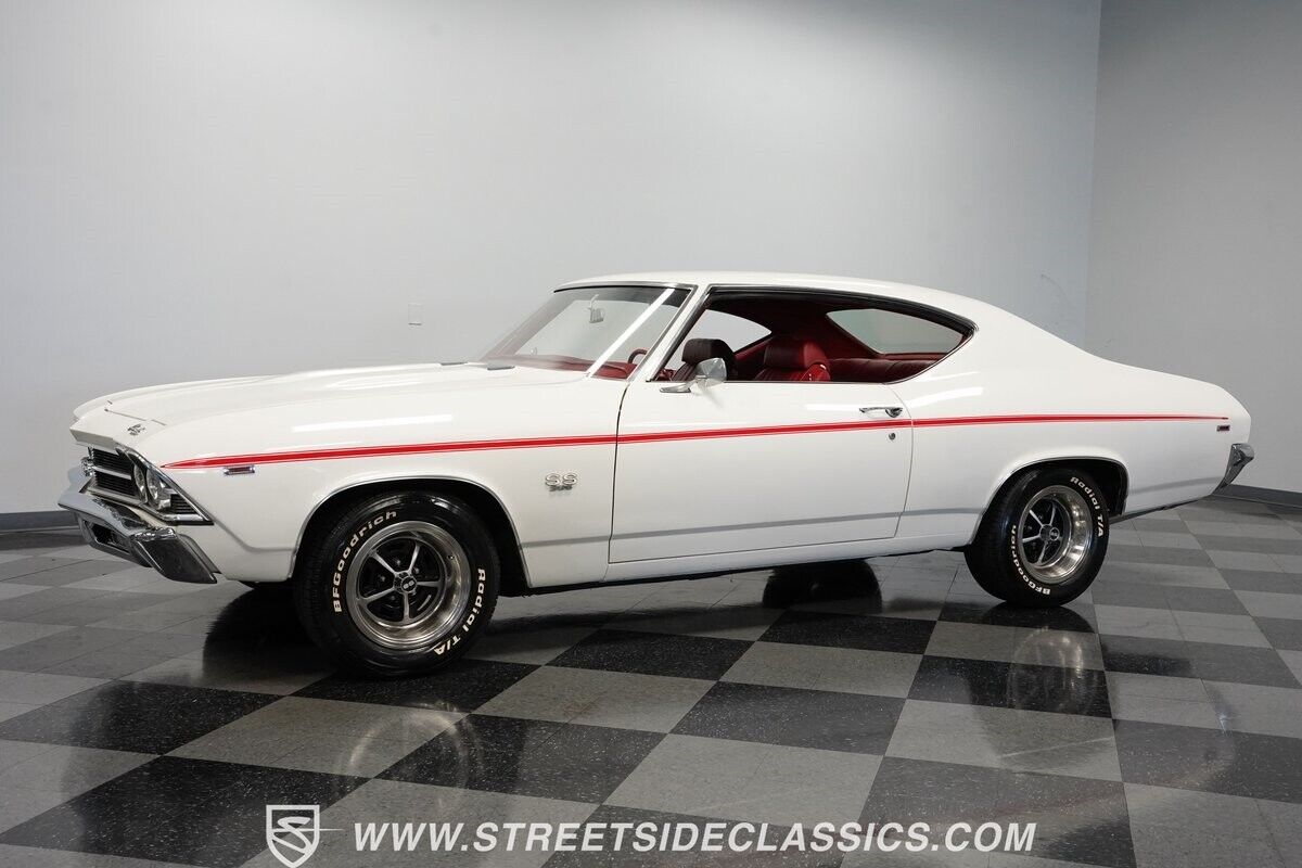 Chevrolet-Chevelle-Coupe-1969-White-Red-38870-6