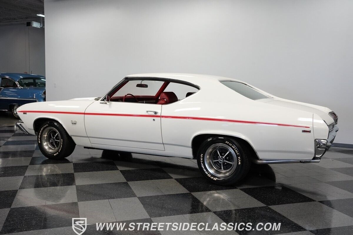 Chevrolet-Chevelle-Coupe-1969-White-Red-38870-8