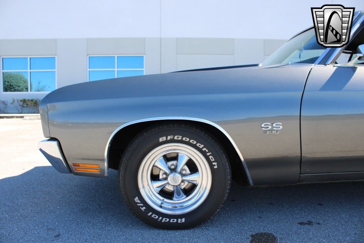 Chevrolet-Chevelle-Coupe-1970-Gray-Black-153068-2