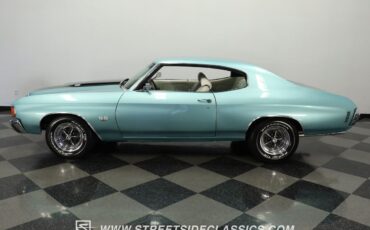 Chevrolet-Chevelle-Coupe-1972-Light-Turquoise-Metallic-White-159547-2