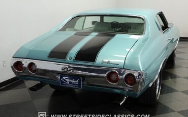 Chevrolet-Chevelle-Coupe-1972-Light-Turquoise-Metallic-White-159547-9