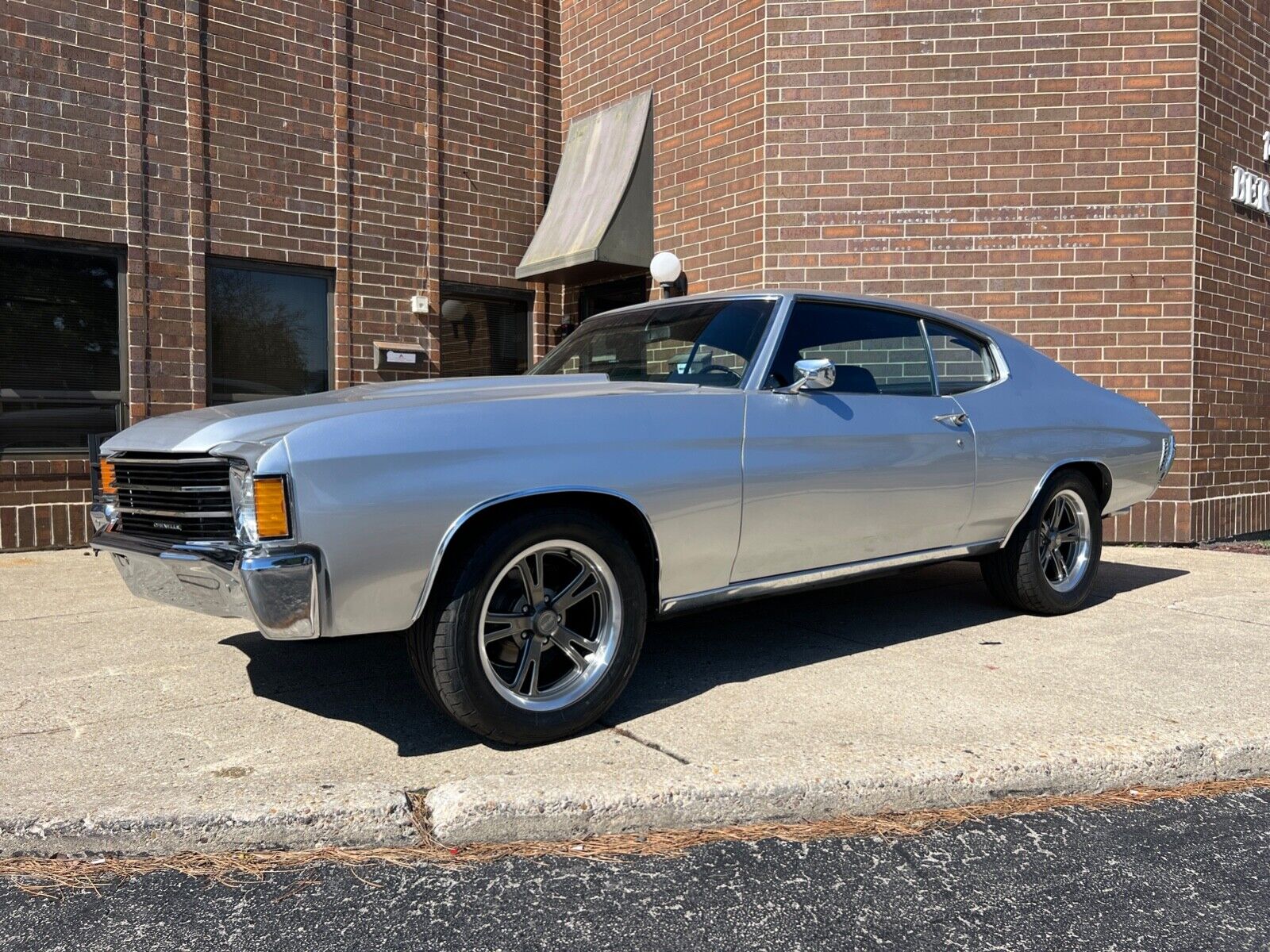 Chevrolet-Chevelle-Coupe-1972-Silver-Black-131508-1