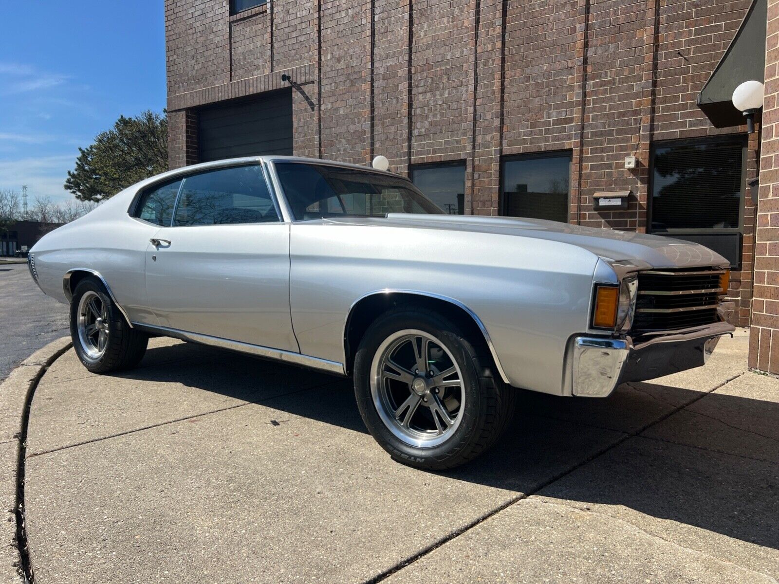 Chevrolet-Chevelle-Coupe-1972-Silver-Black-131508-10