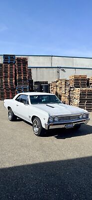 Chevrolet-Chevelle-Hardtop-Coupe-1967-Grey-80467-3