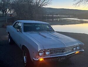 Chevrolet-Chevelle-Hardtop-Coupe-1967-Grey-80467-4