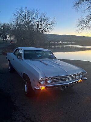 Chevrolet-Chevelle-Hardtop-Coupe-1967-Grey-80467-4