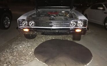 Chevrolet-Chevelle-Hardtop-Coupe-1967-Grey-80467-7