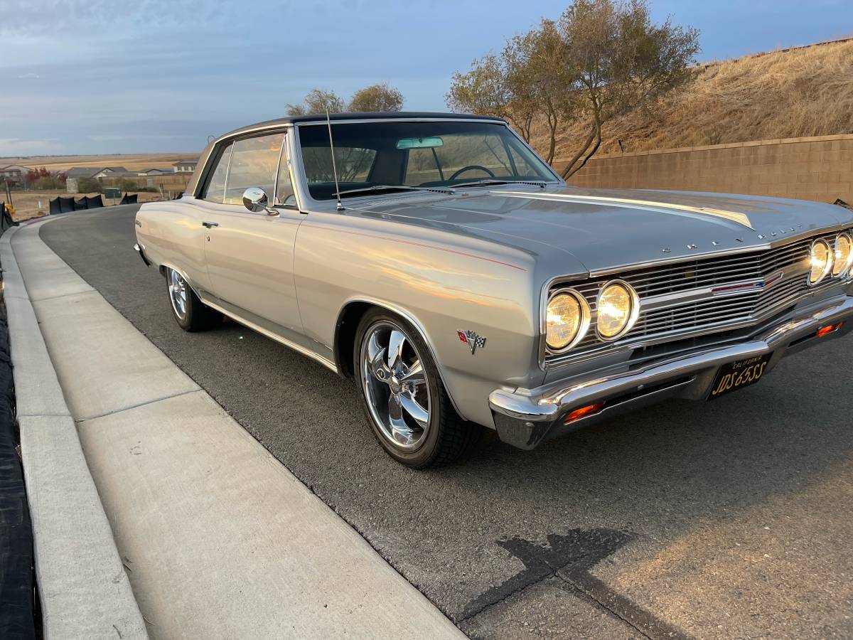 Chevrolet-Chevelle-malibu-1965-silver-8208-1