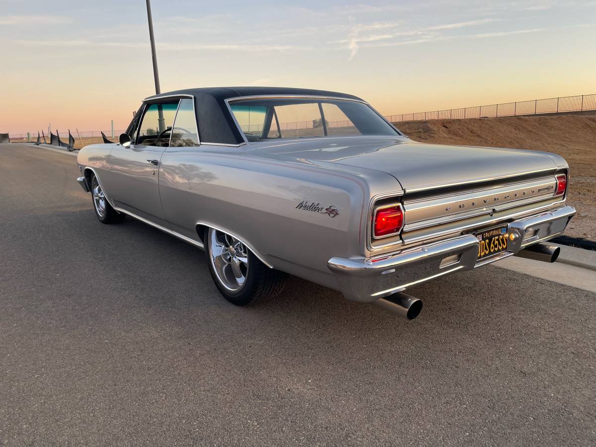 Chevrolet-Chevelle-malibu-1965-silver-8208-2