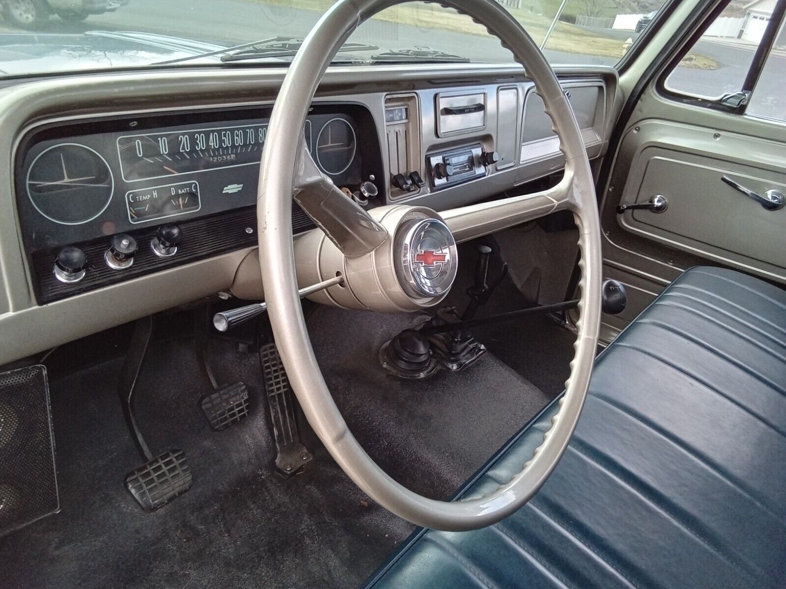 Chevrolet-Chevy-1964-Blue-Tan-132024-13