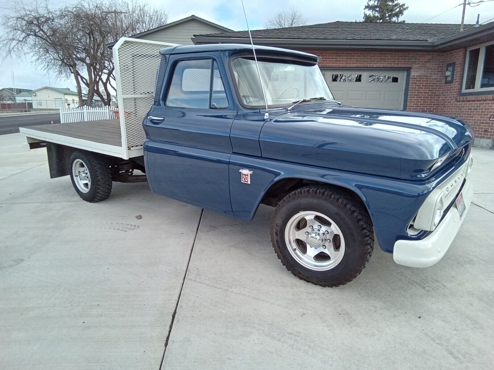 Chevrolet-Chevy-1964-Blue-Tan-132024-33