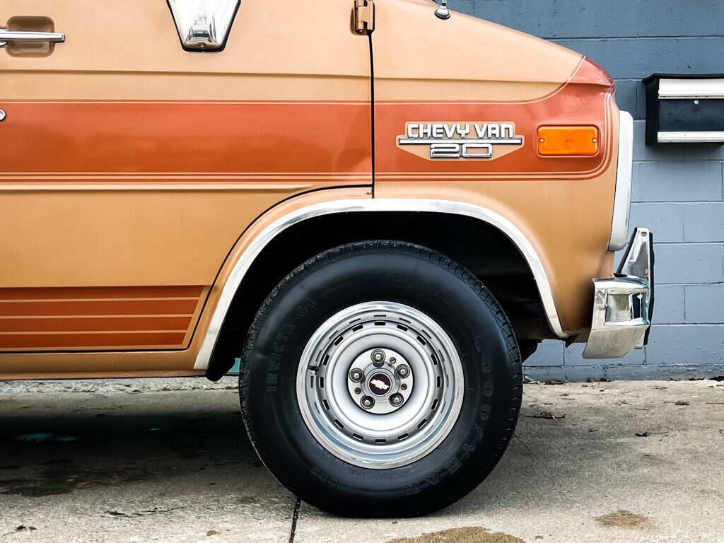 Chevrolet-Chevy-Van-1985-Brown-Brown-124512-12