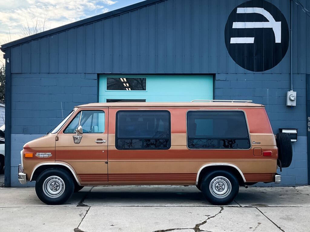 Chevrolet-Chevy-Van-1985-Brown-Brown-124512-2