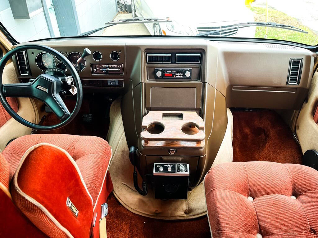 Chevrolet-Chevy-Van-1985-Brown-Brown-124512-26