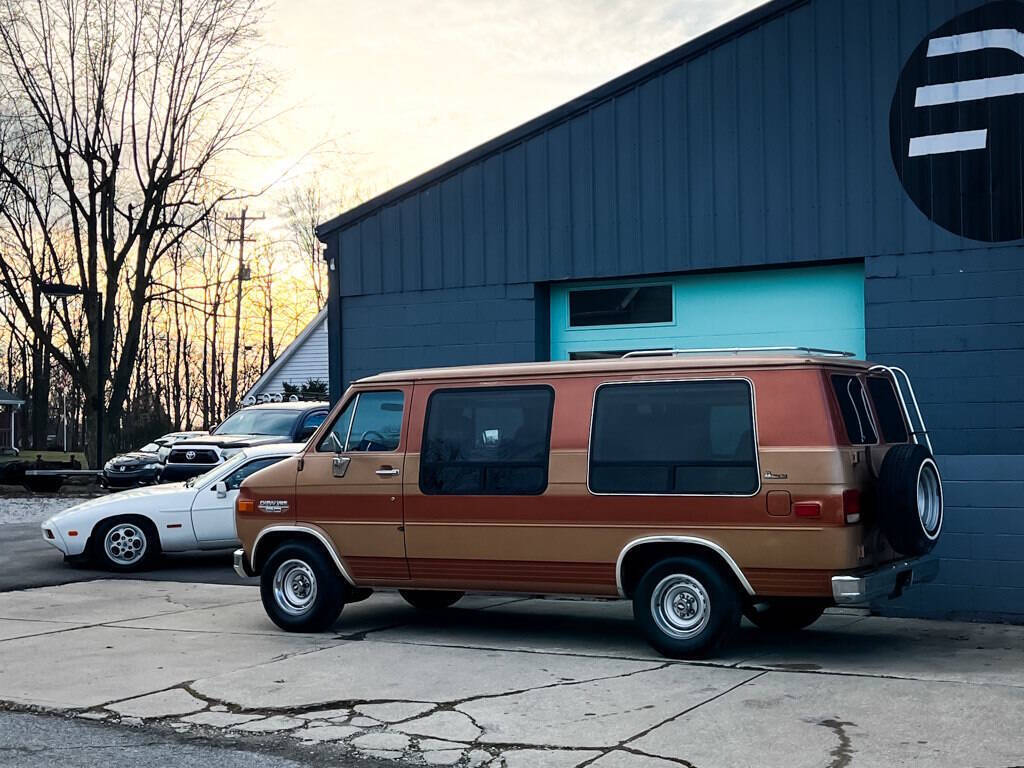 Chevrolet-Chevy-Van-1985-Brown-Brown-124512-3