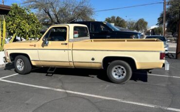 Chevrolet-Cheyenne-1977-yellow-167371-1