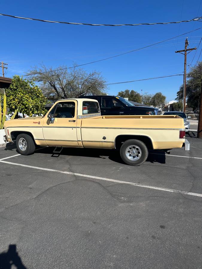 Chevrolet-Cheyenne-1977-yellow-167371-1