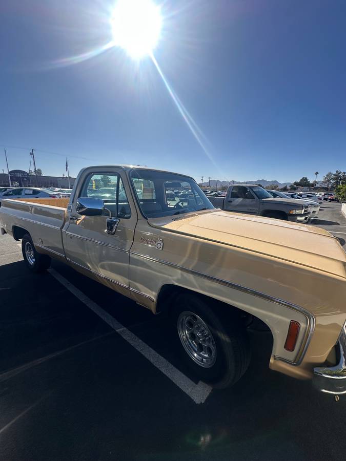 Chevrolet-Cheyenne-1977-yellow-167371-6