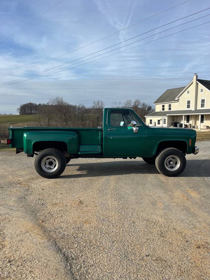 Chevrolet-Cheyenne-pickup-1977-green-140101-1