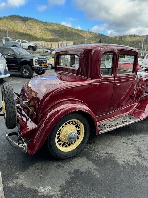 Chevrolet-Confederate-Coupe-1932-Burgundy-Gray-19867-3