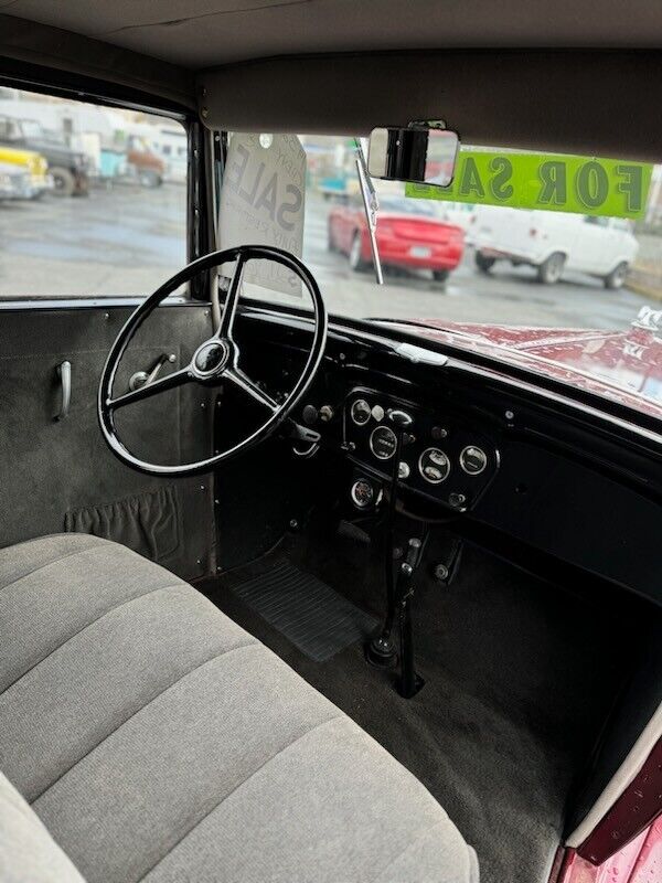 Chevrolet-Confederate-Coupe-1932-Burgundy-Gray-19867-4