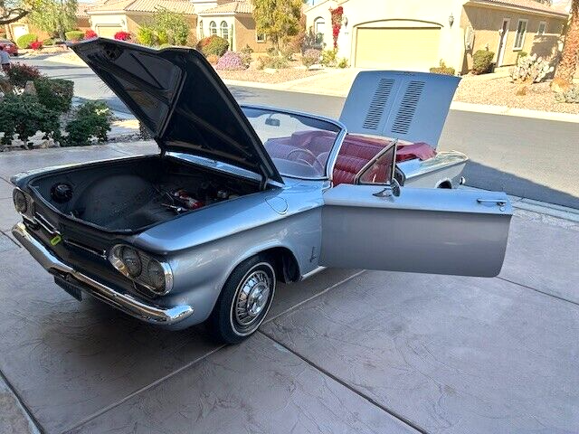 Chevrolet-Corvair-Cabriolet-1962-Silver-Red-146708-4