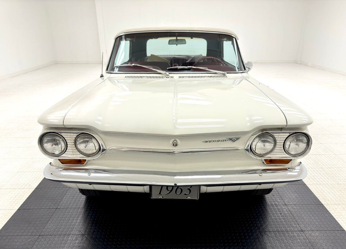 Chevrolet-Corvair-Cabriolet-1963-White-Red-136517-10