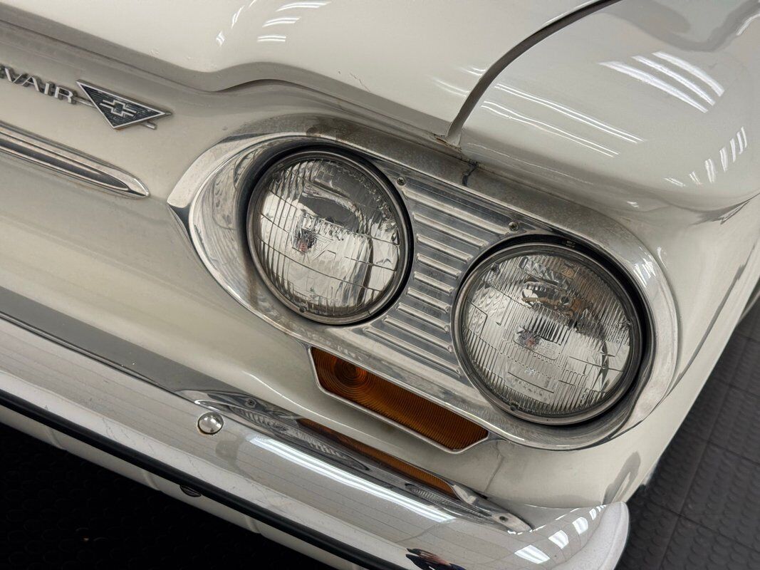 Chevrolet-Corvair-Cabriolet-1963-White-Red-136517-11