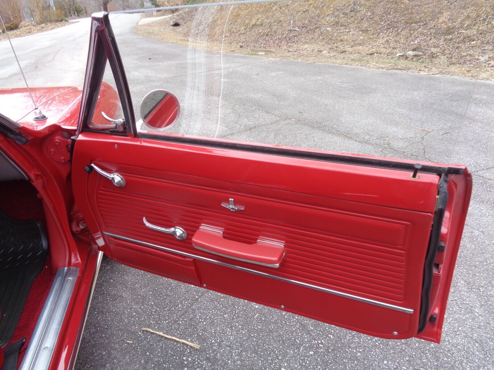 Chevrolet-Corvair-Cabriolet-1965-Red-Red-99779-11