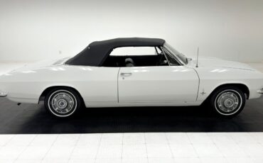 Chevrolet-Corvair-Cabriolet-1965-White-Black-111532-8