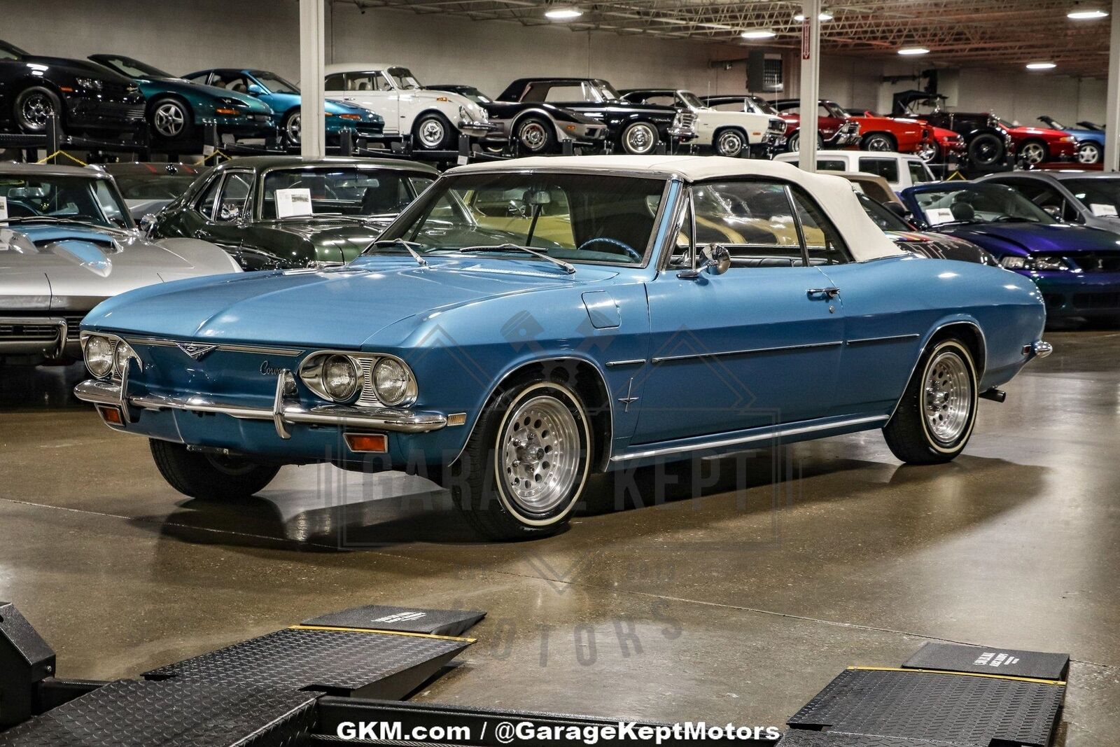 Chevrolet-Corvair-Cabriolet-1968-Blue-Blue-139308-7