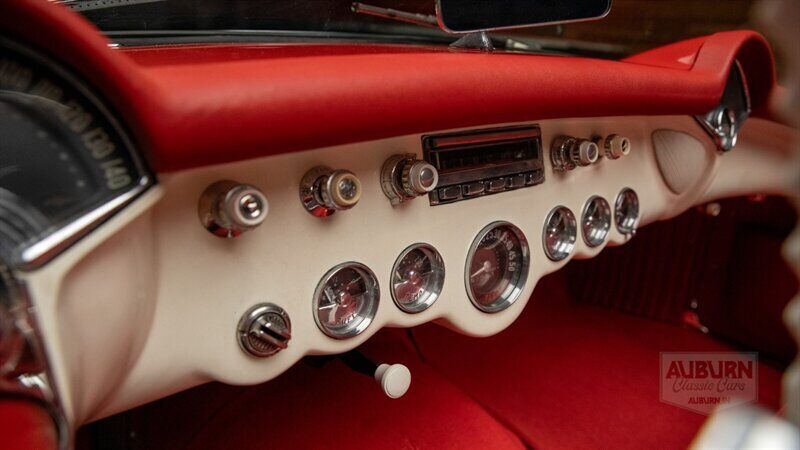 Chevrolet-Corvette-1953-White-Red-0-17