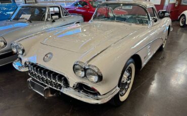 Chevrolet-Corvette-1959-white-77247-1