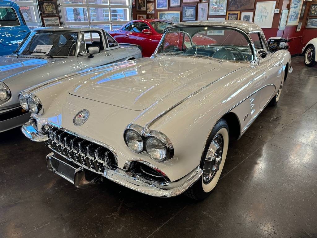 Chevrolet-Corvette-1959-white-77247-1