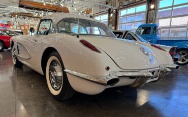 Chevrolet-Corvette-1959-white-77247-2