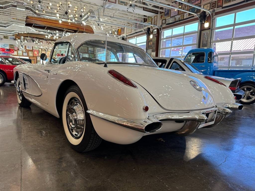 Chevrolet-Corvette-1959-white-77247-2