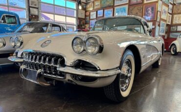 Chevrolet-Corvette-1959-white-77247