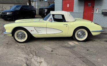 Chevrolet-Corvette-1959-yellow-322-1