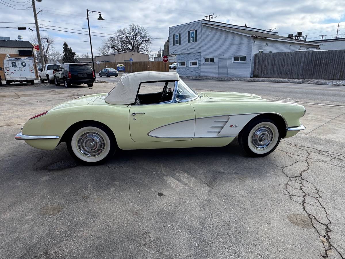 Chevrolet-Corvette-1959-yellow-322-4