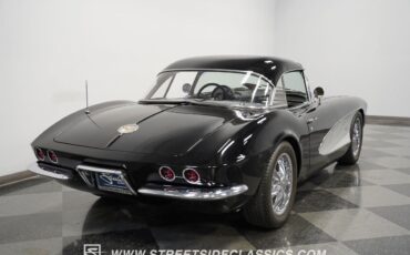 Chevrolet-Corvette-1961-Black-Black-4231-10