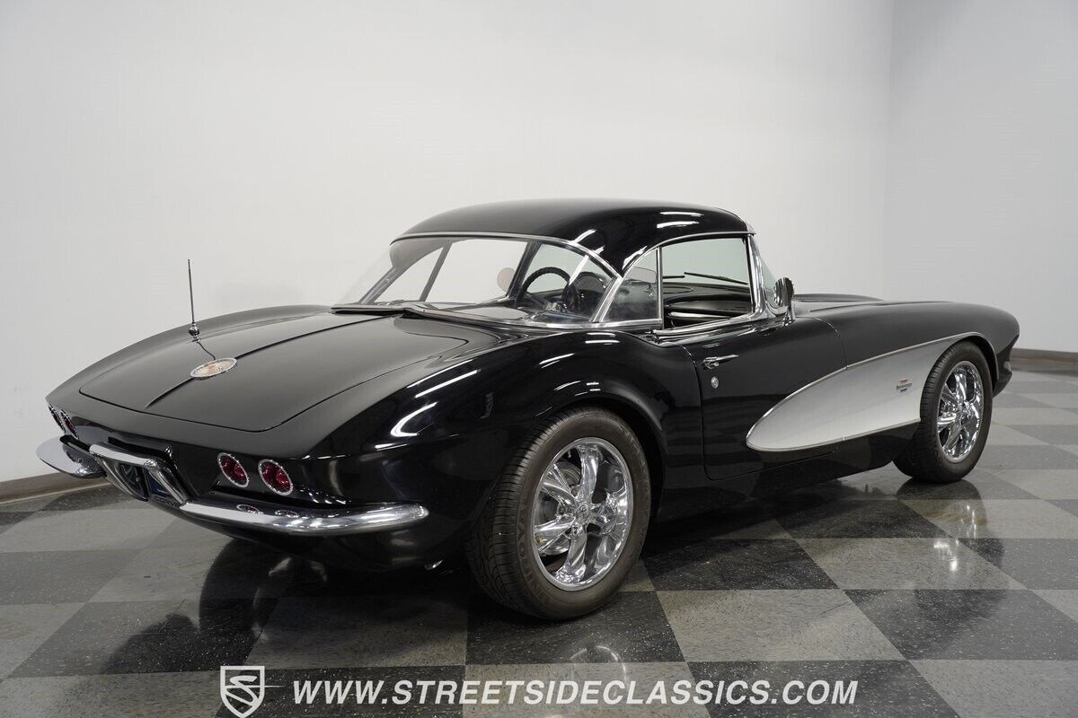 Chevrolet-Corvette-1961-Black-Black-4231-11